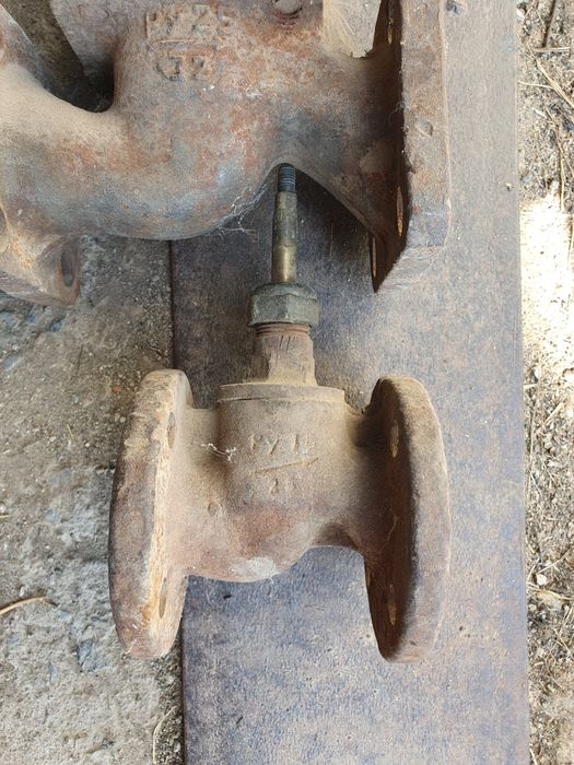 Продам или меняю на нерабочие аккамуляторы.