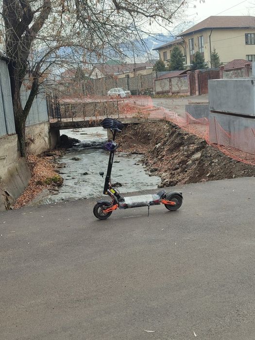 Продам электросамокат joyer t8