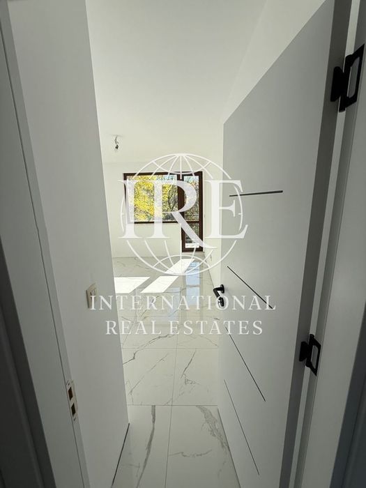 Продава се Двустаен апартамент в к.к. Св.Св. Константин и Елена - 70 кв.м за 1472 €/кв.м - Снимка #3