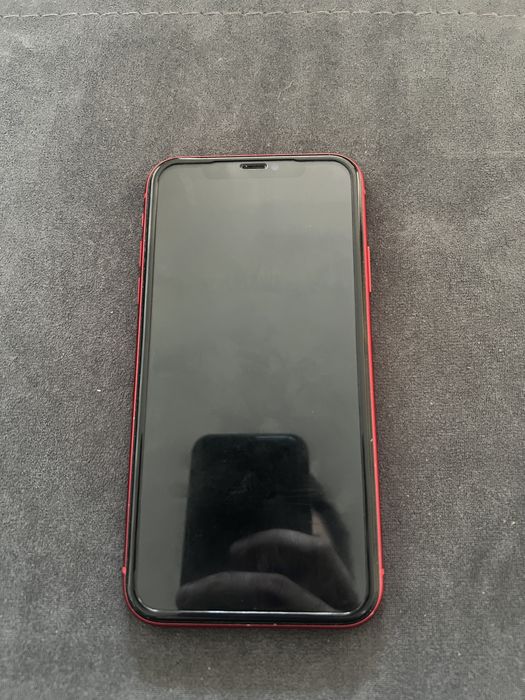 Продам iPhone 11 RED PRODUCT