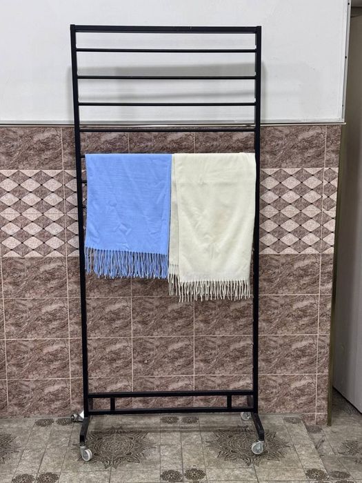 Вешалка на колесиках. Рейл, торговое оборудование