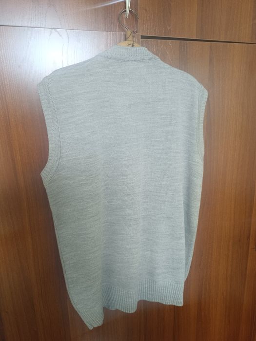 Теплая жилетка мужская