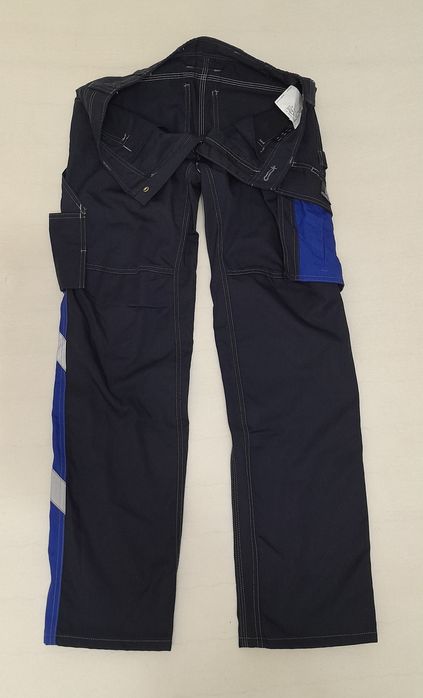 Pantaloni noi MASCOT Danish Design, salopeta ca Engelbert Strauss  46
