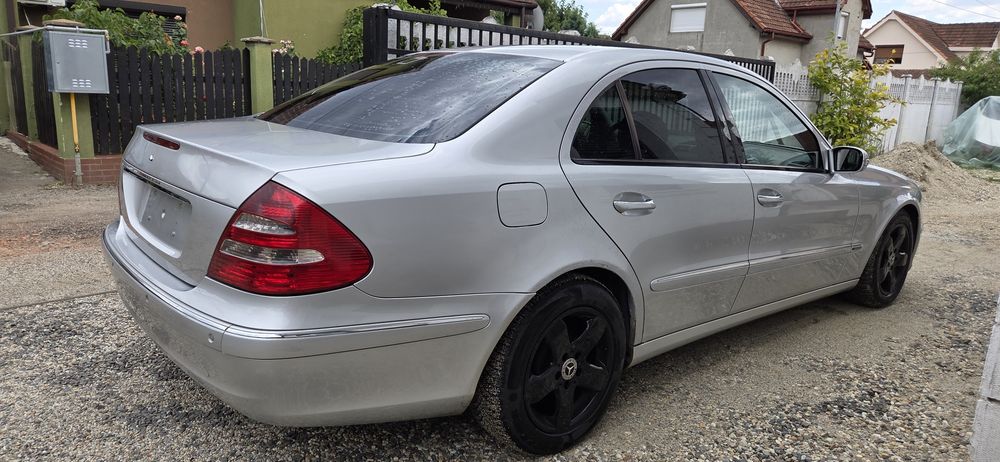 Mercedes-Benz E220cdi Manual