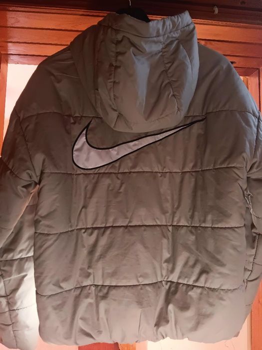 Дамско оригинално яке Nike