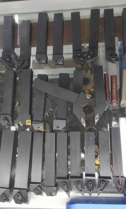 Токарный инструмент