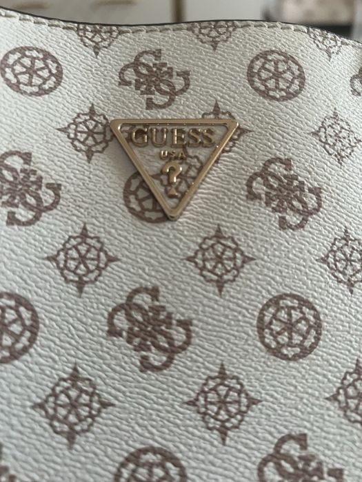 Guess дамска чанта