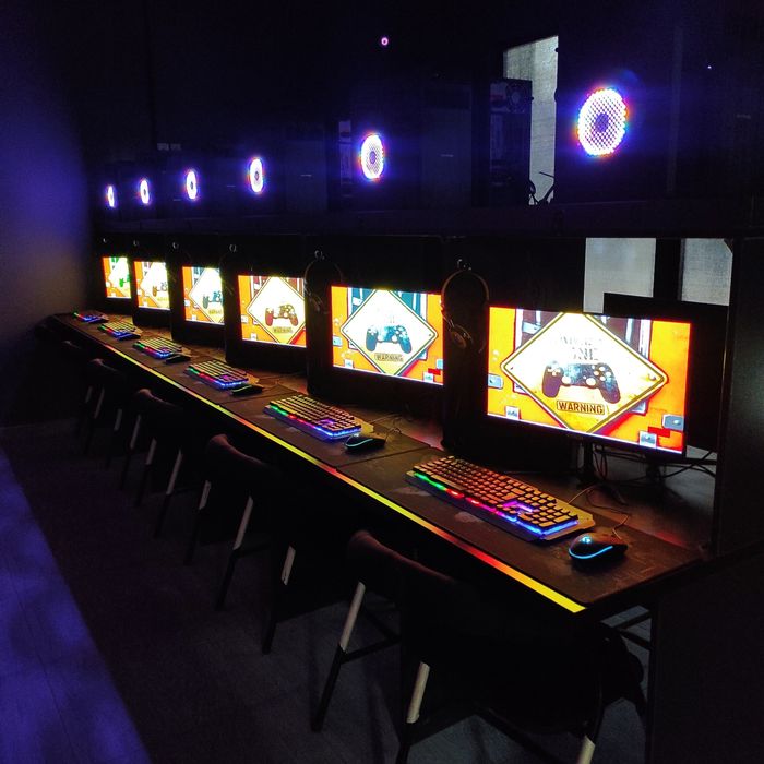 Game club сотилади