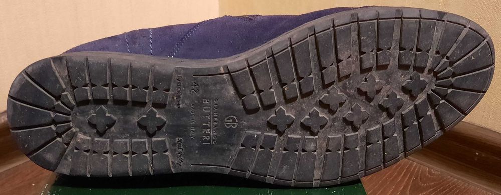 Ботинки из натурального нубука и меха, размер 42.