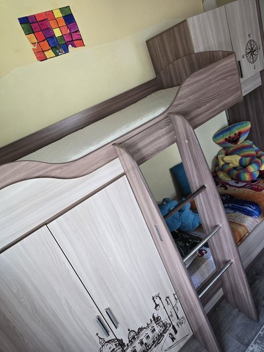 Двухярусная кровать