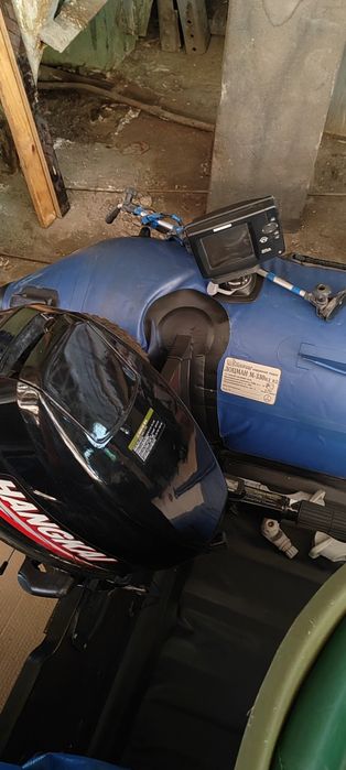 Продам лодку с мотором