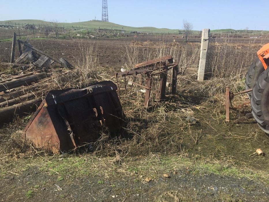 Трактор МТЗ-80 с тележкой