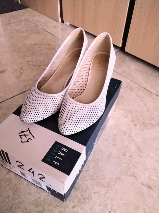 Продам новые белые туфли, Caprice Ralf Ringer