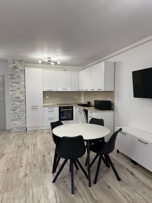 Apartament de inchiriat cu 3 camere Scala Frunzisului