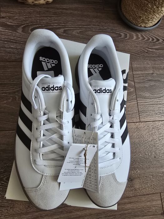 Pantofi Adidas Court Base