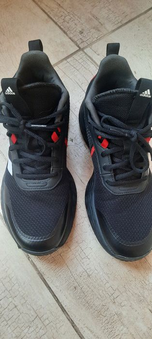 Продавам Adidas own the game  40 2/3