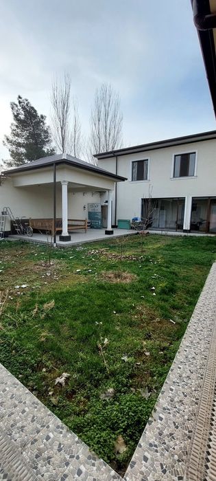 Продаю 4 сотки, 2× этажный,6-комнатный ЕвроДом