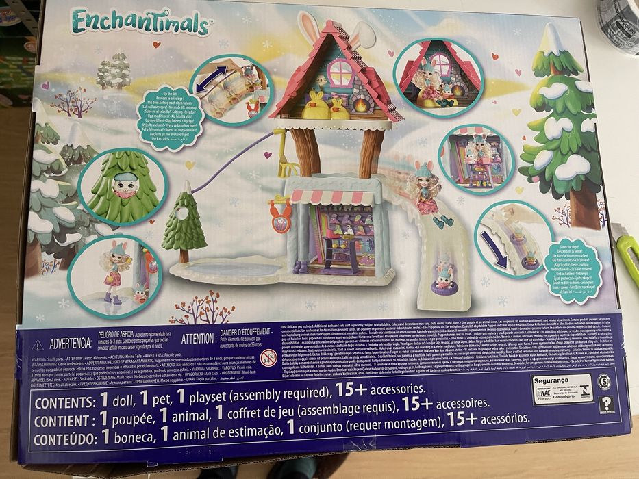 Set de joaca Enchantimals, castelul de ski, nou