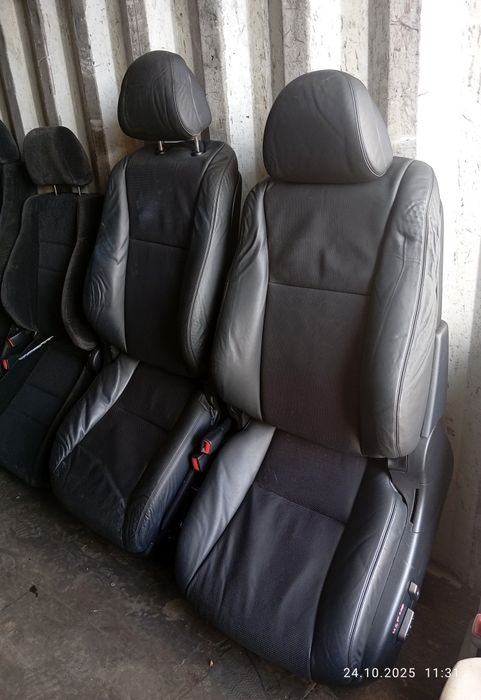 Передние сиденья Lexus LS460