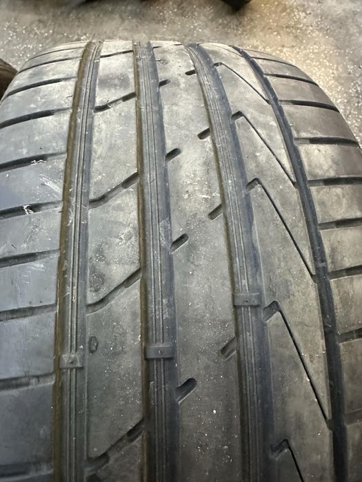 Летни гуми 235/40/19