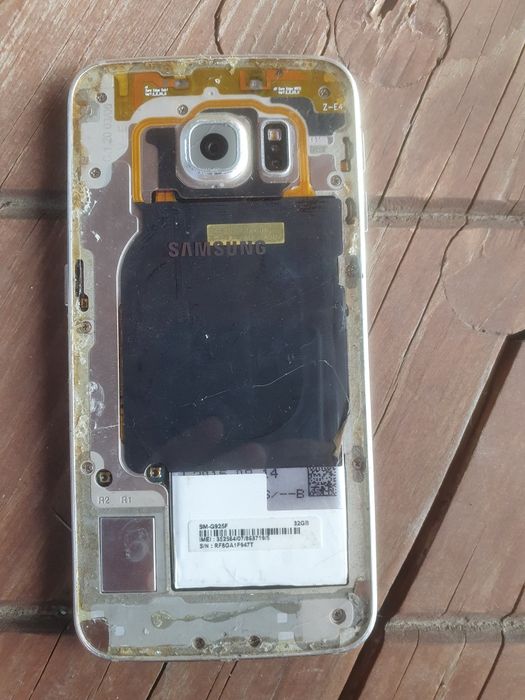 Dezmembrez samsung s6 edge