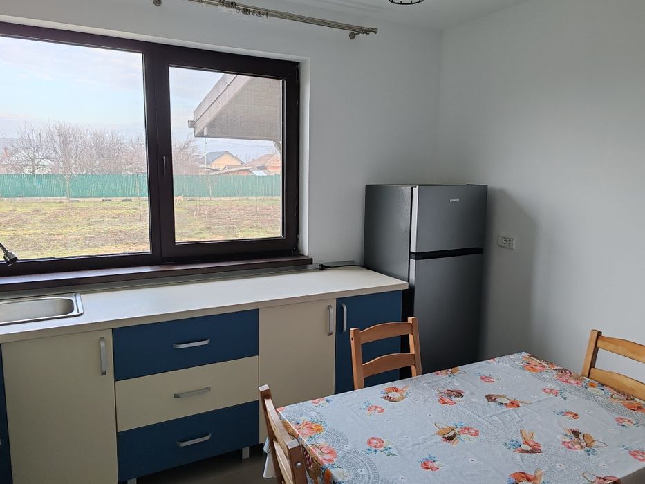 VAND,INCHIRIEZ casa la țară (Com.Predesti)