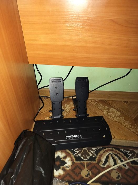 Продам DD руль moza r3