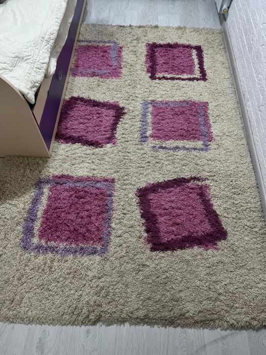 Продается ковер размер 1,5 *2,20 в хорошем состоянии!!