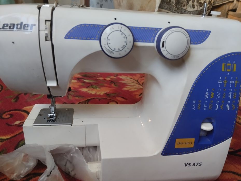 Продам швейную машинку