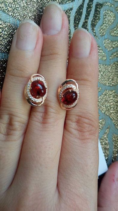 В наличии красивые украшения из серебра шикарного качества