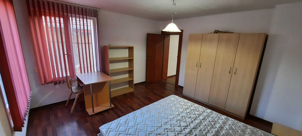 Дава се под наем Тристаен апартамент в Плевен, Идеален център - 89 кв.м за 306 € - Снимка #3