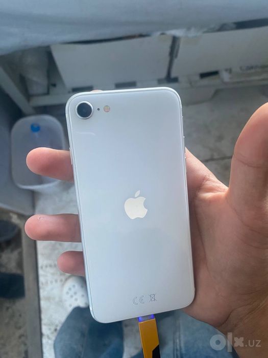 Iphone se 2020 narxi 1.200 kelishamiz tel qilinglar tel nomer pastga