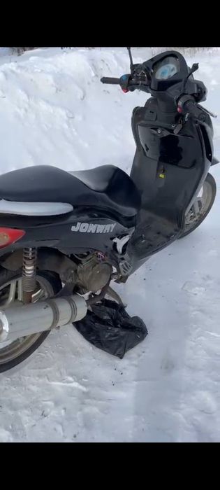 Скутер Jonway 150 кубовый