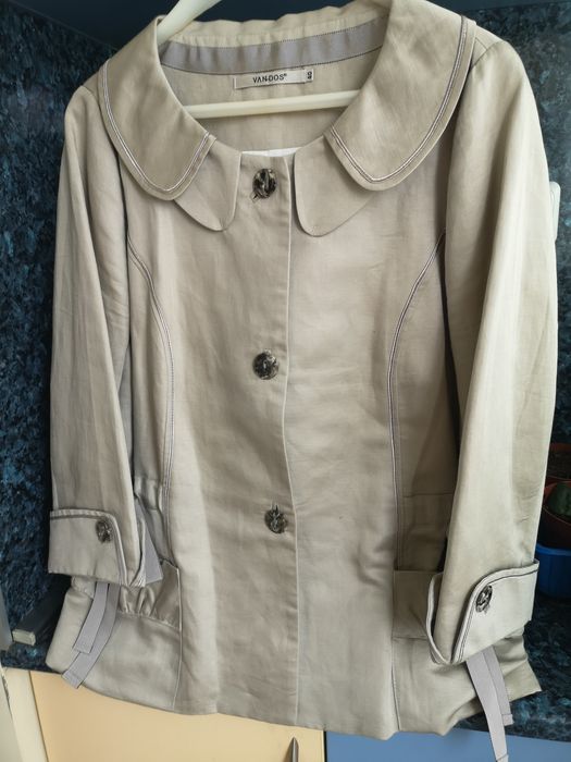 Кокетно костюмче от испанска фирма.