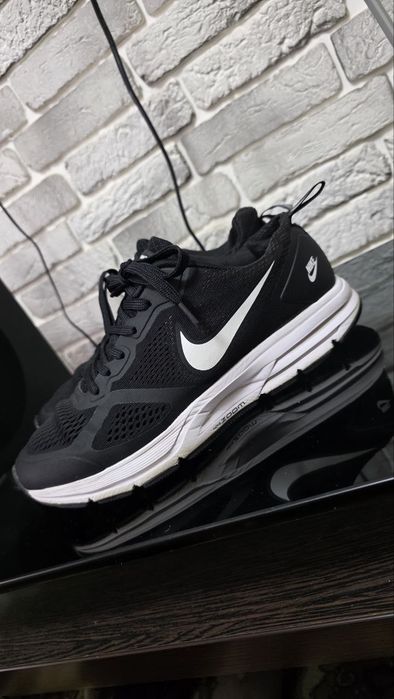 Оригинальные кроссы Nike