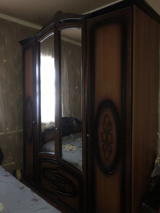 Продаю спальный гарнитур