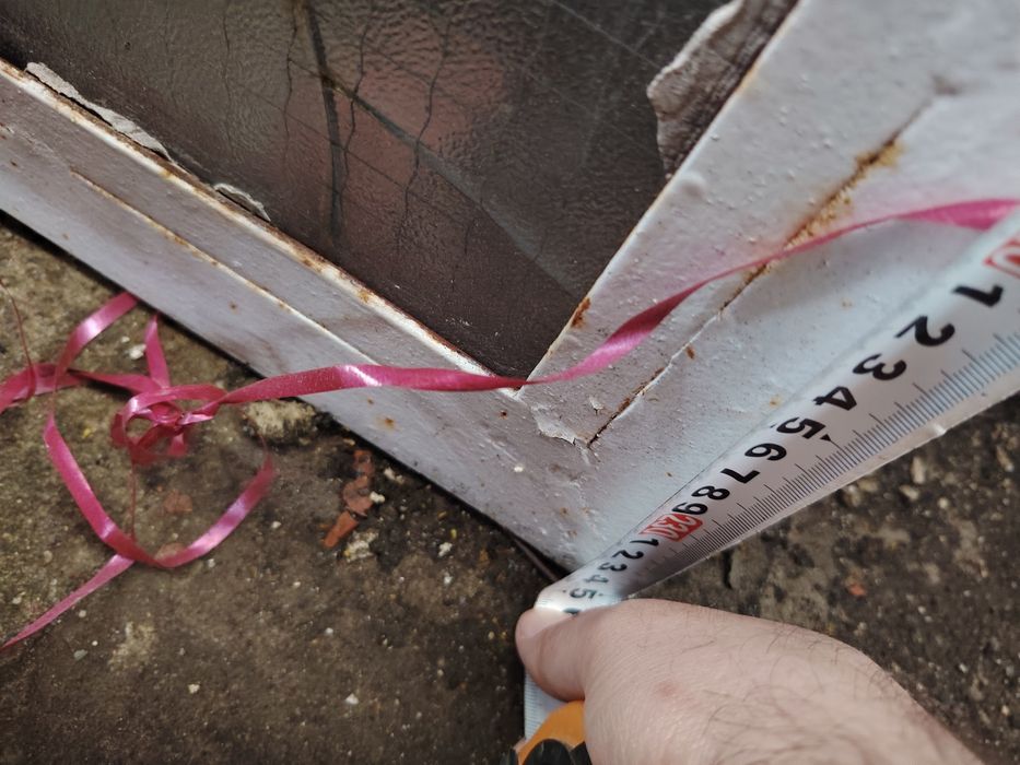 Метална врата и каса