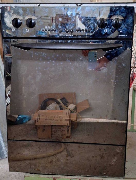 Electrolux Swiss трифазна, готварска печка за вграждане с котлони