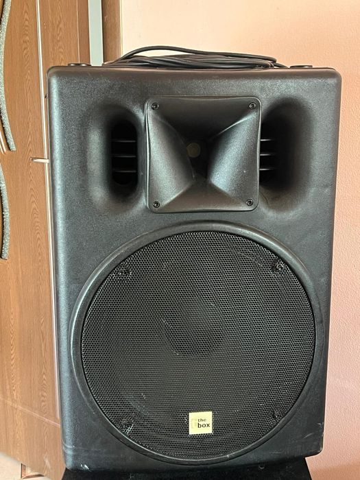 Vând boxa activa
