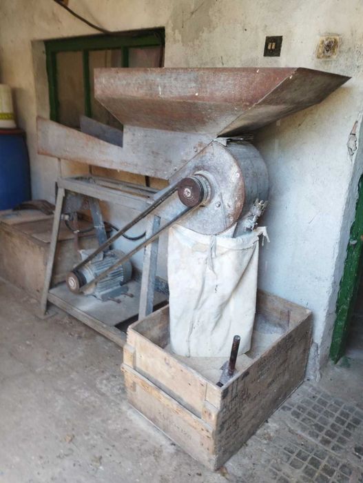 Трифазна фуражомелка за груб фураж и зърно 4KW