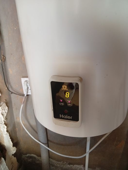 Ariston ishlab turgan yengide