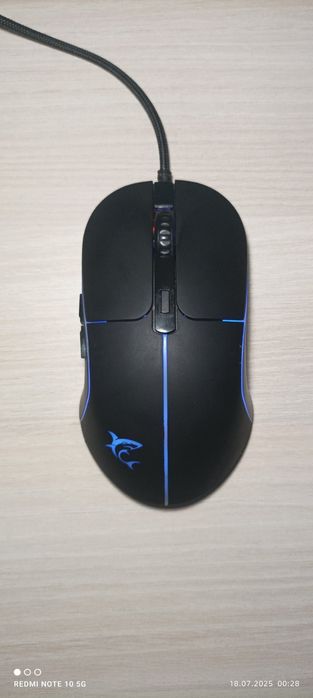 Черна жична мишка на white shark