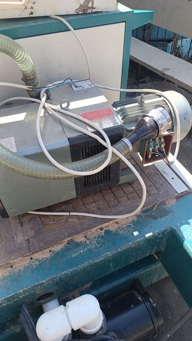 Продам вакуумный насос