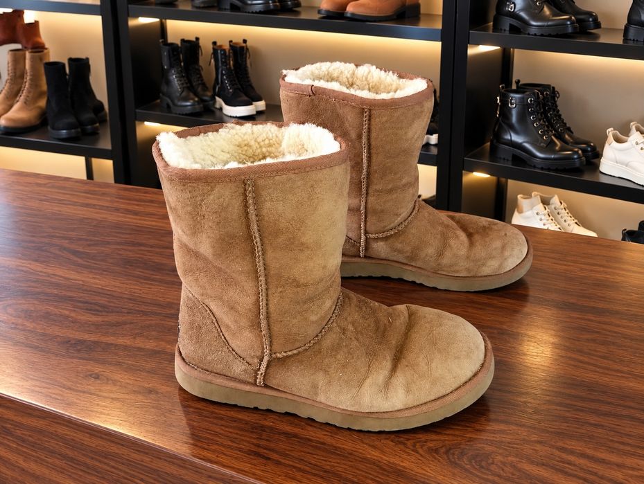 UGG кожени ботуши N 38