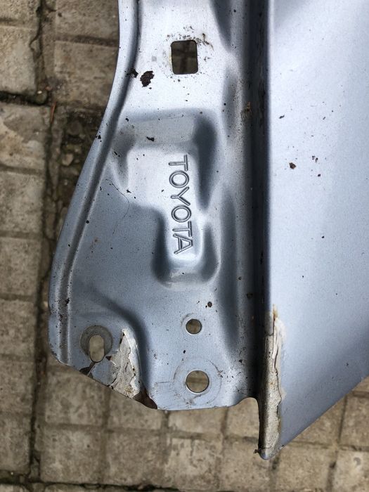 Преден Десен Калник за Тойота Корола  Версо 04-08г