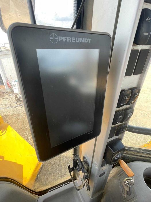 Incarcator frontal  VOLVO L220F