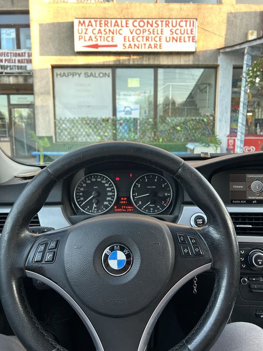 BMW Seria 3 E90 320i