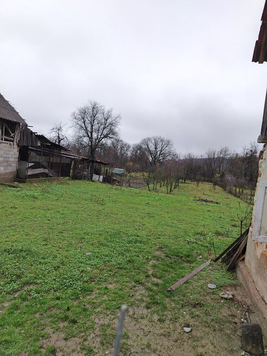 Vând casa și teren în Vladesti Jud Argeș preț 42000 EUR