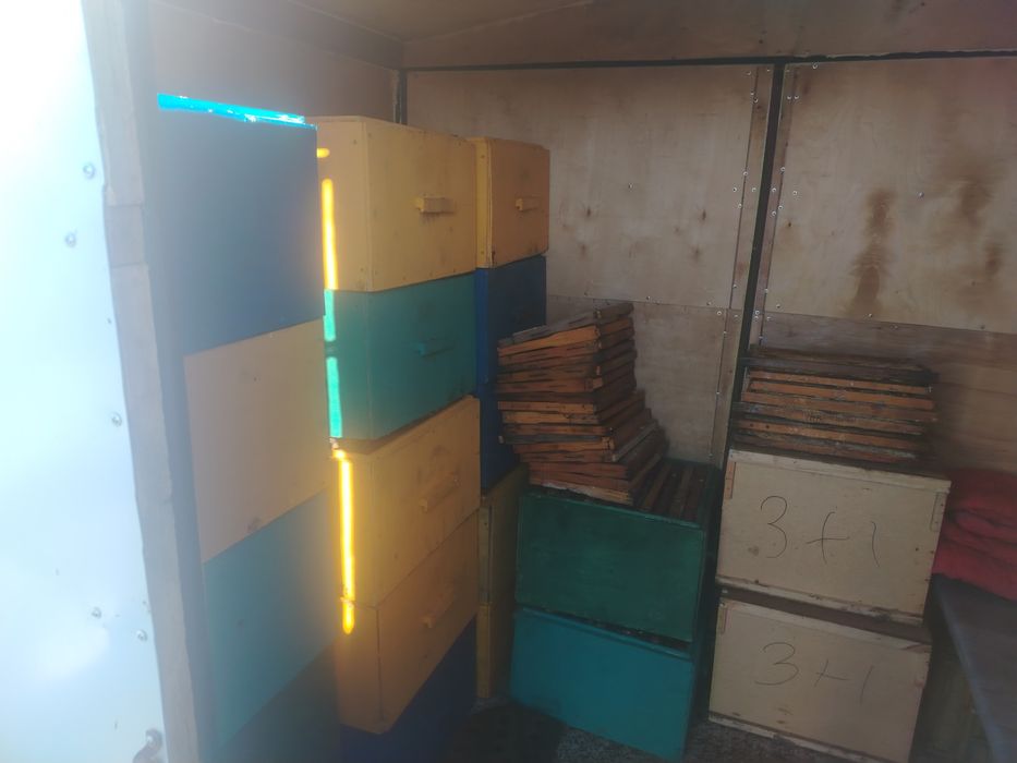 Пчелоприцеп. С ульями