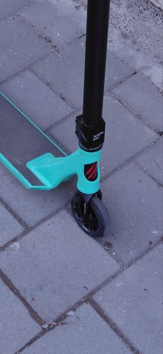 Тротинетка BESTIAL WOLF Rocky R12